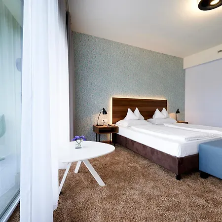 Parkhotel Poertschach - Hotelresort Mit Insellage Am Woerthersee