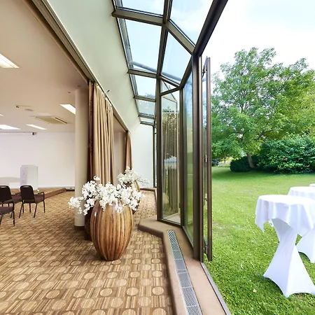 Parkhotel Poertschach - Hotelresort Mit Insellage Am Woerthersee 4* Pörtschach am Wörthersee