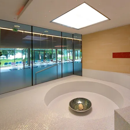 Hotel Parkhotel Poertschach - Hotelresort Mit Insellage Am Woerthersee