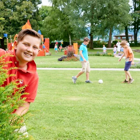 Parkhotel Poertschach - Hotelresort Mit Insellage Am Woerthersee Ξενοδοχείο