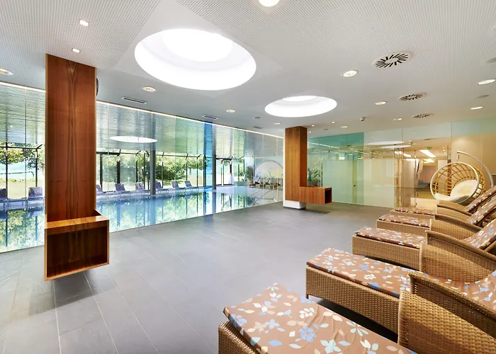 מלון Parkhotel Poertschach - Hotelresort Mit Insellage Am Woerthersee Pörtschach am Wörthersee