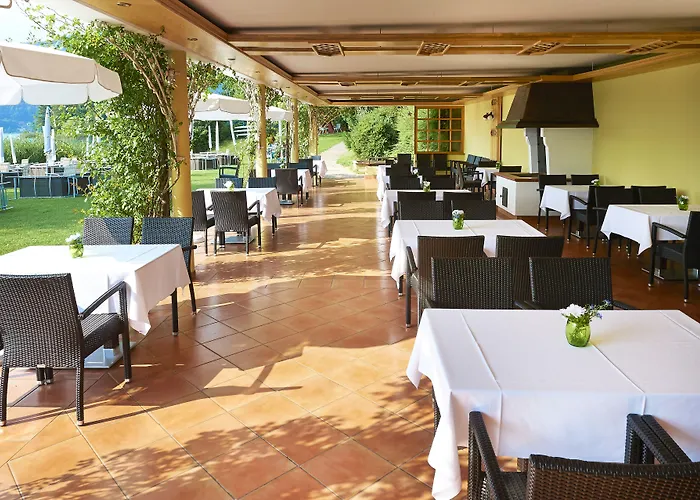 מלון Parkhotel Poertschach - Hotelresort Mit Insellage Am Woerthersee